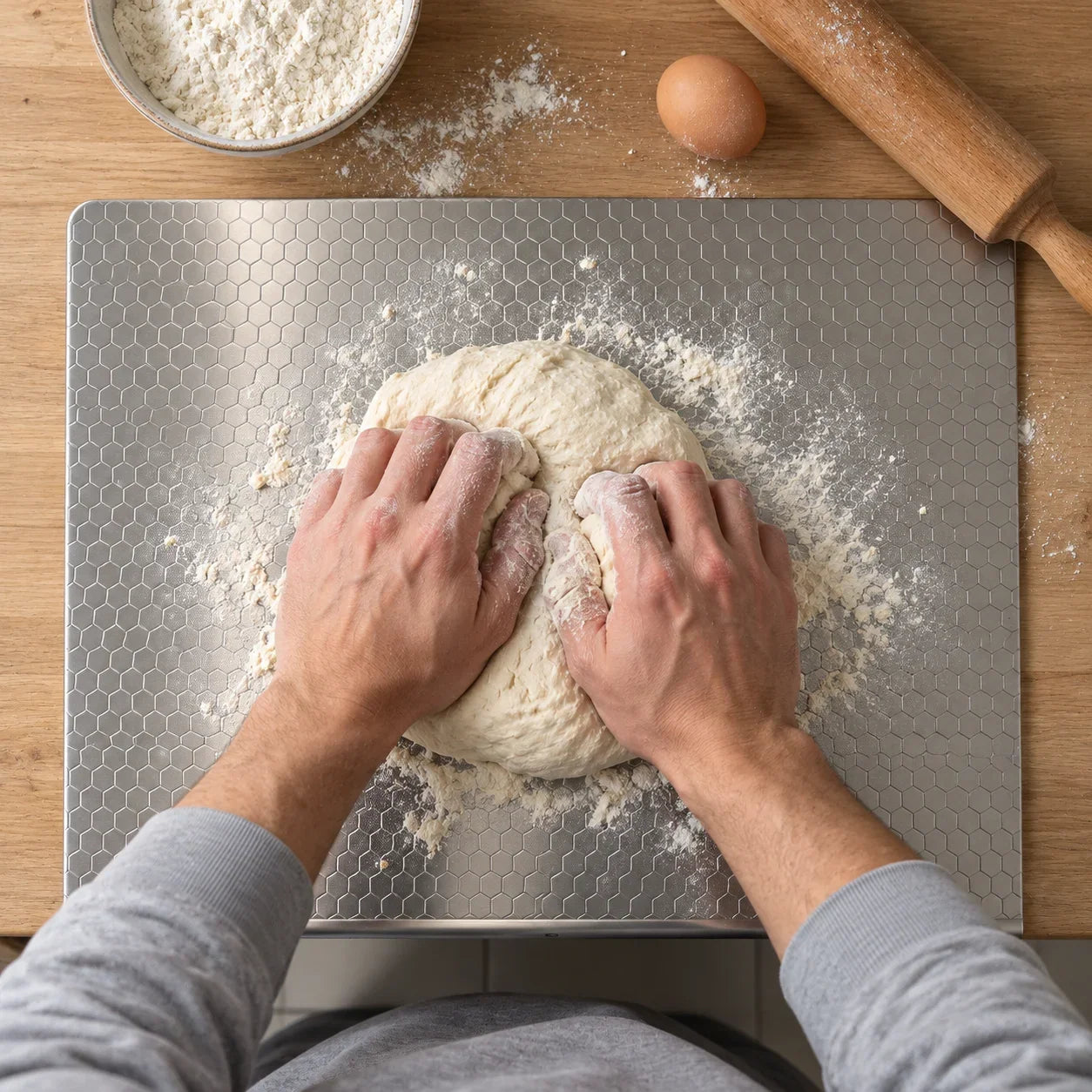 Teig und Arbeitsfläche